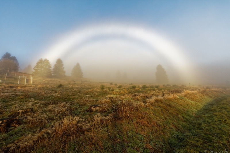 Un-phenomene-meteo-rare-capture-samedi-matin-a-8h19-sur-les-hauteurs-de-Grendelbruch.-un-arc-en-ciel-blanc.-Photo-Pascal-BARTHEL