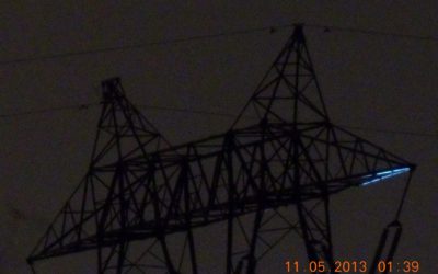Feux de Saint-Elme sur un pylone électrique humide(11 mai 2013) 057